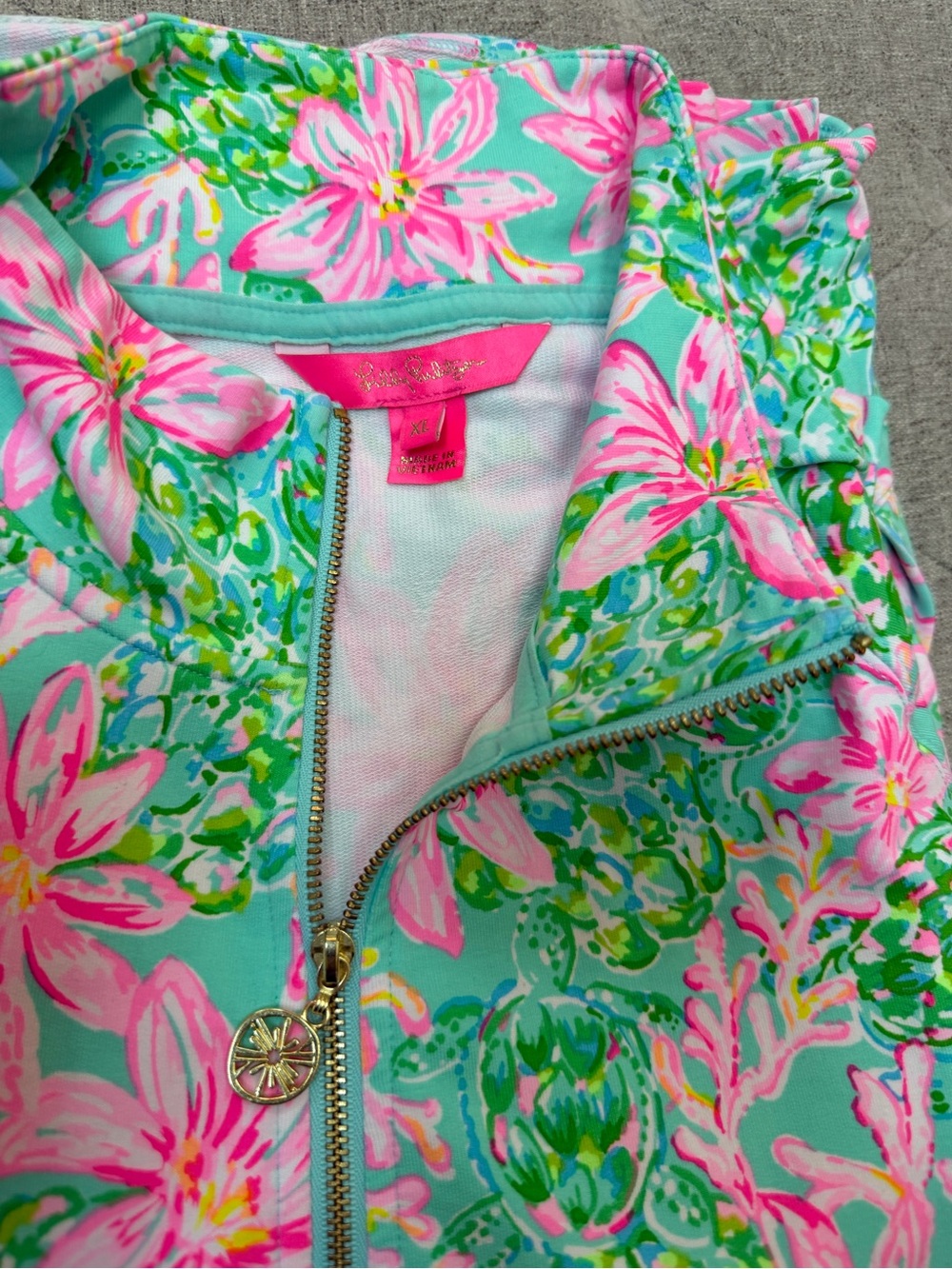 Lilly Pulitzer pullover sweatshirt quarter zip green and pink Lillies turtles xl - Picture 2 of 4